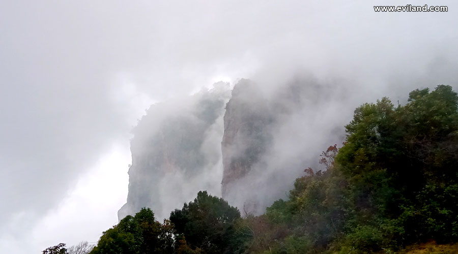 Pillar Rock Under of Fog