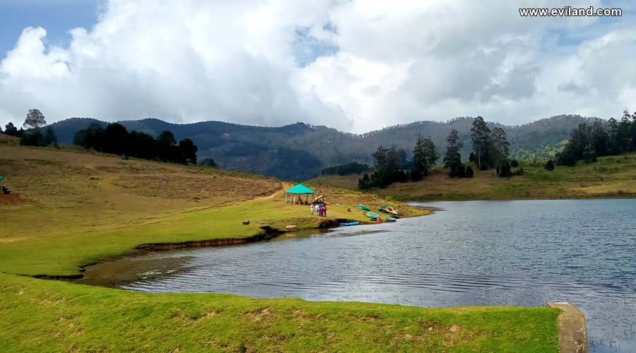 Beautiful Mannavanur Lake