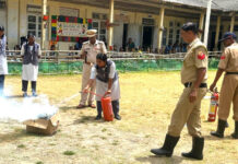 рдлрд╛рдпрд░ рд╕реНрдЯреЗрд╢рди рдмрд╛рд░рд╛рдЯрд╛рдВрдЧ рдиреЗ GSSS рдУрд░рд▓рдХрд╛рдЪрд╛ рдореЗрдВ рдЖрдЧ рдФрд░ рднреВрдХрдВрдк рд╕реБрд░рдХреНрд╖рд╛ рдЕрднреНрдпрд╛рд╕ рдХрд╛ рдЖрдпреЛрдЬрди рдХрд┐рдпрд╛ред FS Mock drill