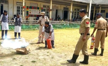 рдлрд╛рдпрд░ рд╕реНрдЯреЗрд╢рди рдмрд╛рд░рд╛рдЯрд╛рдВрдЧ рдиреЗ GSSS рдУрд░рд▓рдХрд╛рдЪрд╛ рдореЗрдВ рдЖрдЧ рдФрд░ рднреВрдХрдВрдк рд╕реБрд░рдХреНрд╖рд╛ рдЕрднреНрдпрд╛рд╕ рдХрд╛ рдЖрдпреЛрдЬрди рдХрд┐рдпрд╛ред FS Mock drill